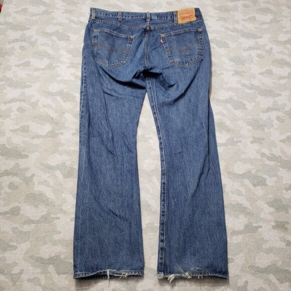 Levi s 501 Jeans Mens 38x32 Blue Button Fly Straight Leg Denim Medium Wash - Picture 8 of 10